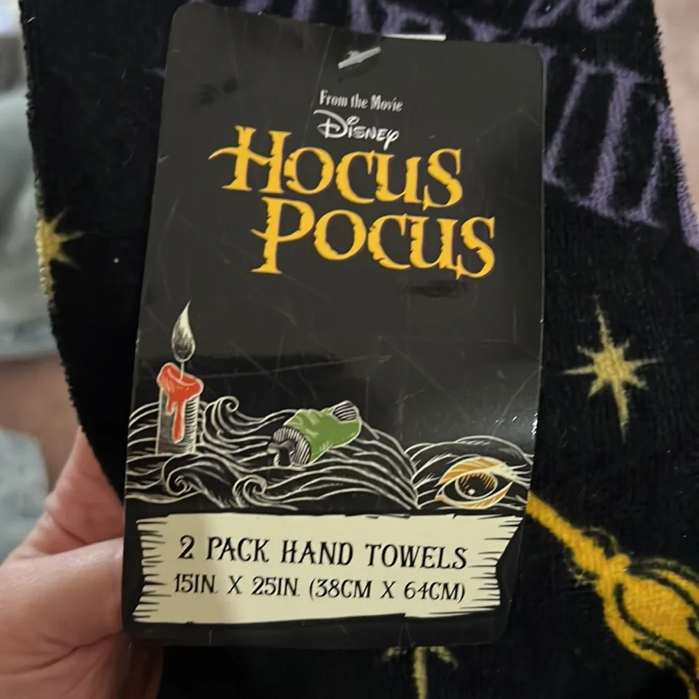 NWT 2pk Disney Hocus Pocus Movie Hand Towels